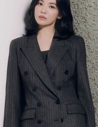 #TDC_N 53	ÁNH DƯƠNG SAU VỰC THẲM: KHỞI NGHIỆP TUỔI 40