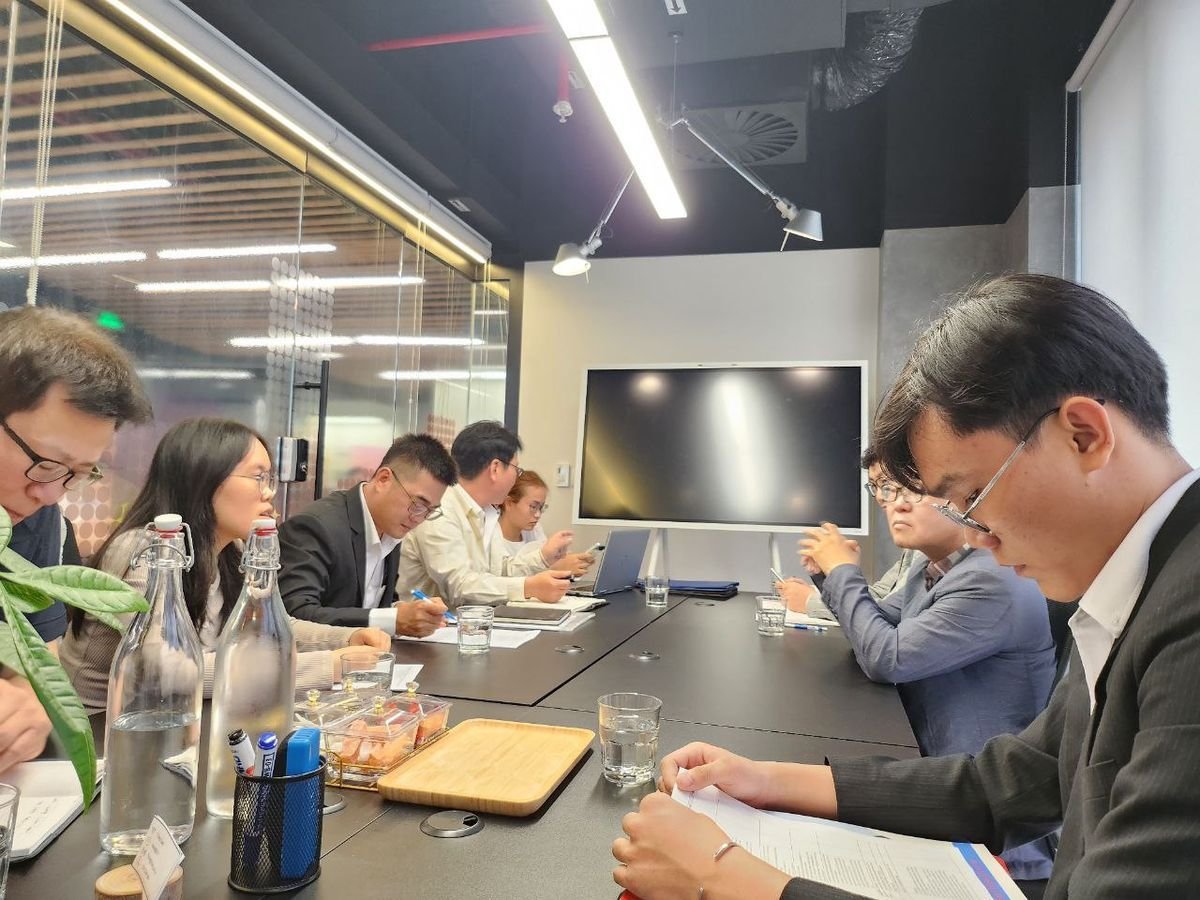 #TĐC 127	BA NĂM TRONG TĨNH LẶNG