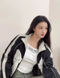 #TĐC 1244	Cô gái yếu đuối