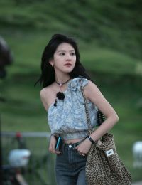 #TĐC 850	Mẹ Tôi Không Phải Là Hoa Hồng Cắm Bùn