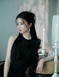 #TDC_N 44	VẾT RẠN TRÊN GỐM QUÝ: LỜI NGUYỀN CỦA SỰ HOÀN HẢO